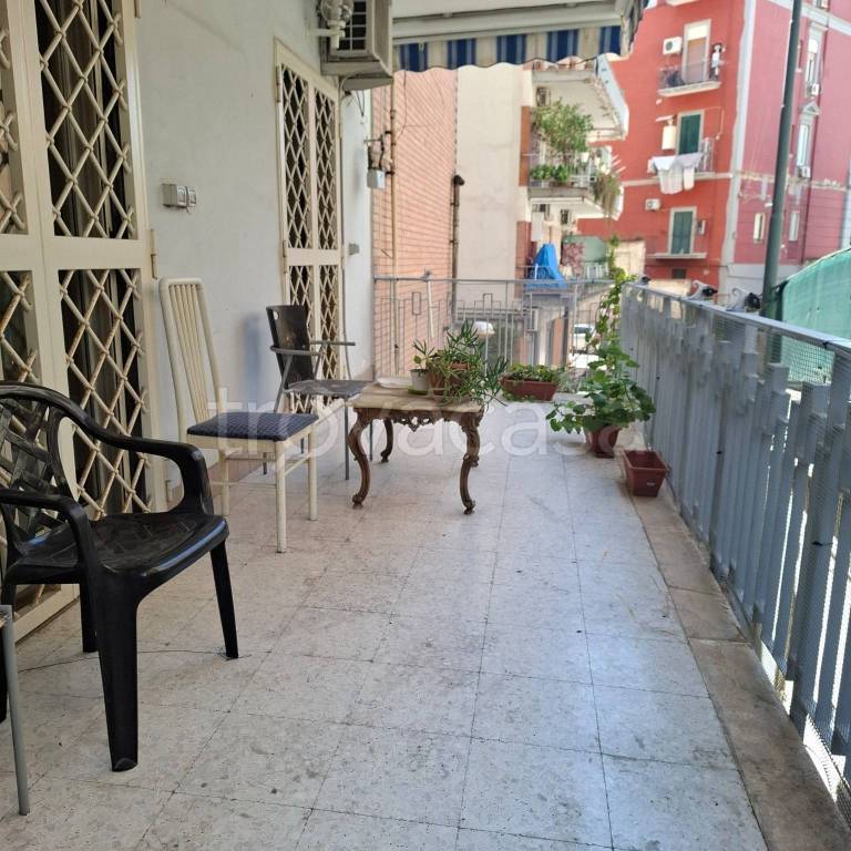 appartamento in vendita a Napoli in zona Stella