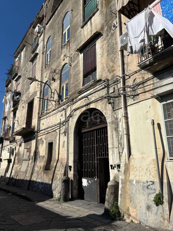appartamento in vendita a Napoli in zona Barra