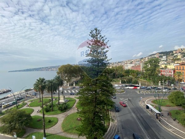 appartamento in vendita a Napoli in zona San Ferdinando