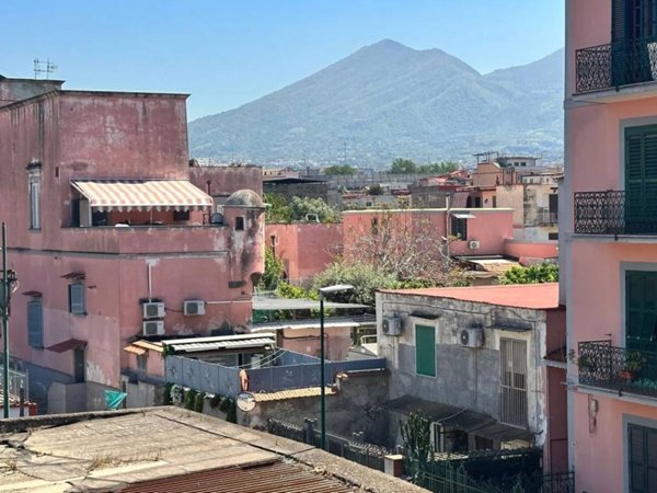 appartamento in vendita a Napoli in zona Barra