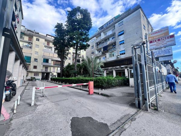 appartamento in vendita a Napoli in zona Secondigliano
