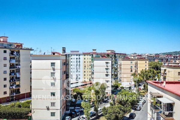 appartamento in vendita a Napoli in zona Bagnoli