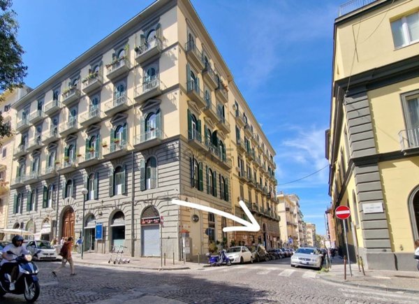 locale commerciale in vendita a Napoli in zona Vomero