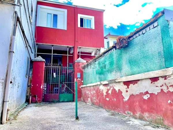 appartamento in vendita a Napoli in zona Bagnoli
