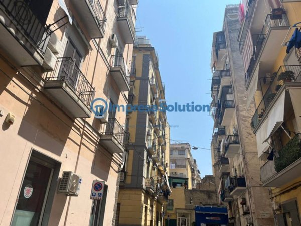 appartamento in vendita a Napoli in zona Pendino / San Giuseppe