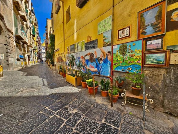 appartamento in vendita a Napoli in zona Stella