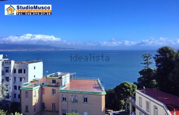 appartamento in vendita a Napoli in zona Posillipo