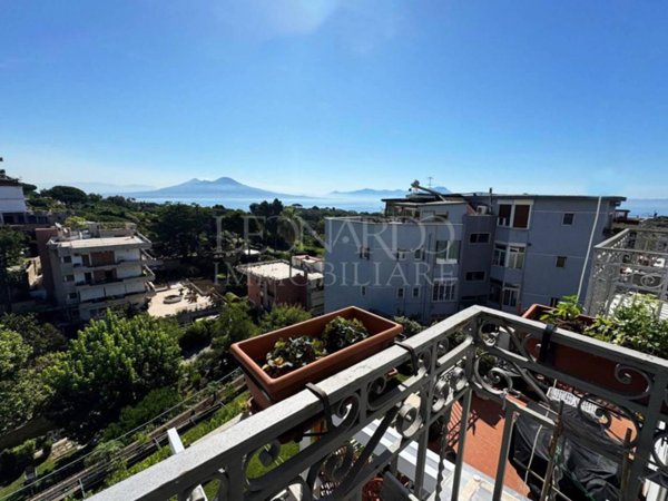 appartamento in vendita a Napoli in zona Posillipo