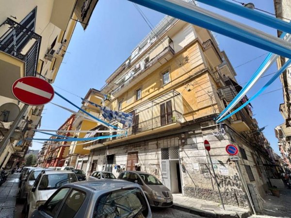appartamento in vendita a Napoli in zona Pendino / San Giuseppe