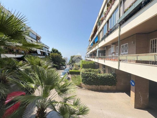 appartamento in vendita a Napoli in zona Posillipo