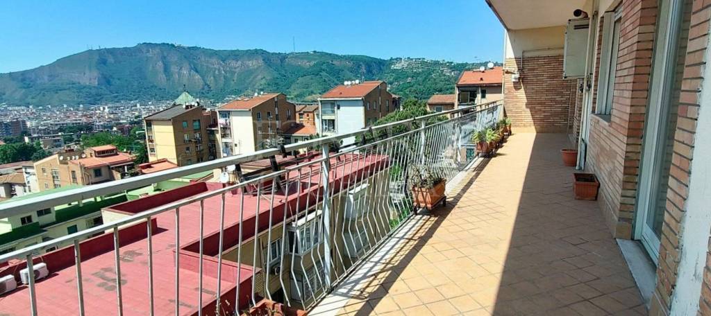 appartamento in vendita a Napoli in zona Vomero