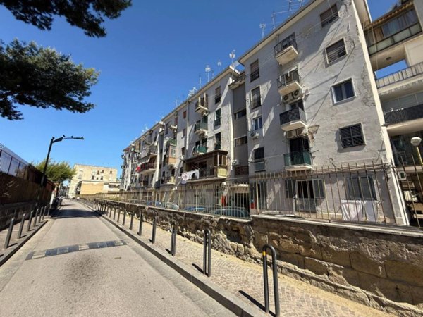 appartamento in vendita a Napoli in zona Marianella