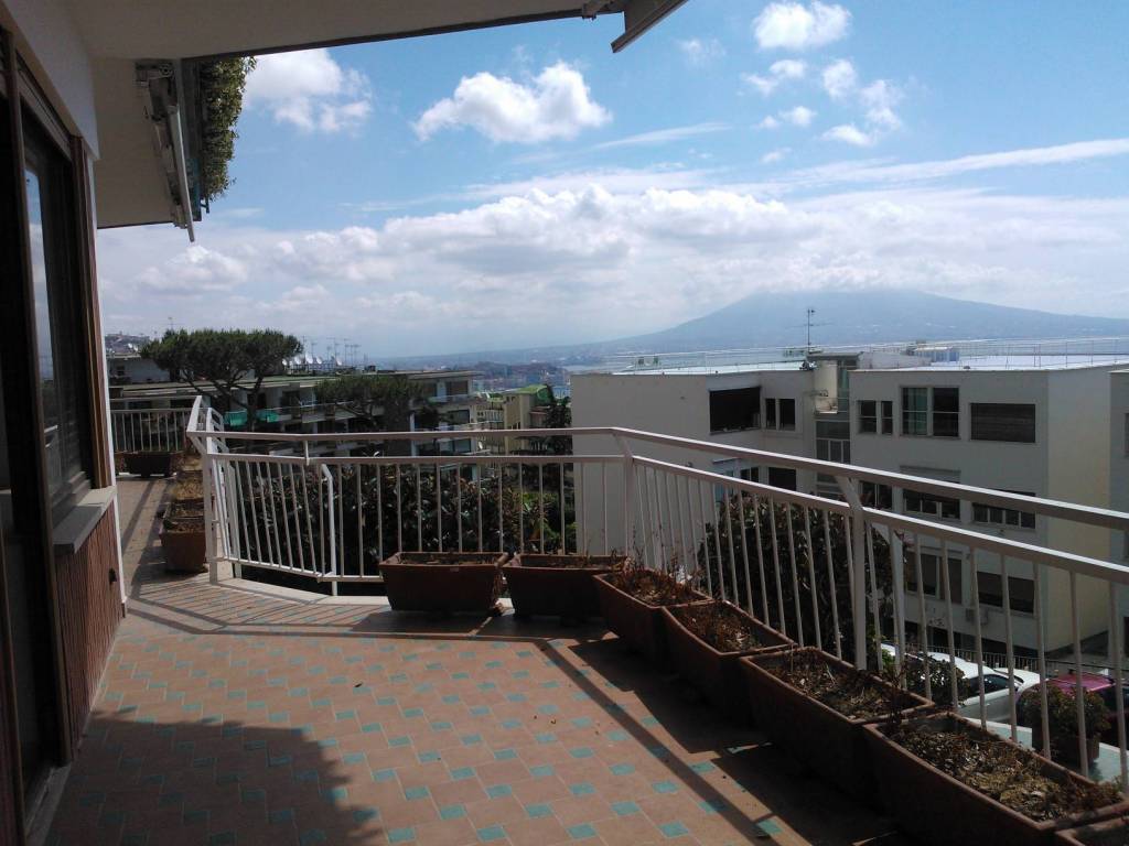 appartamento in vendita a Napoli in zona Posillipo