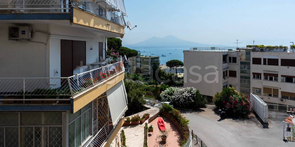 appartamento in vendita a Napoli in zona Posillipo