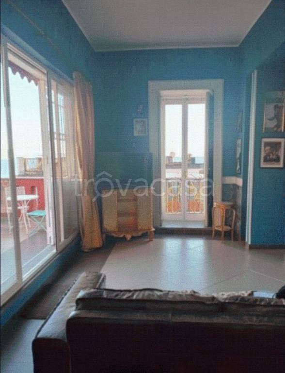 appartamento in vendita a Napoli in zona Chiaia