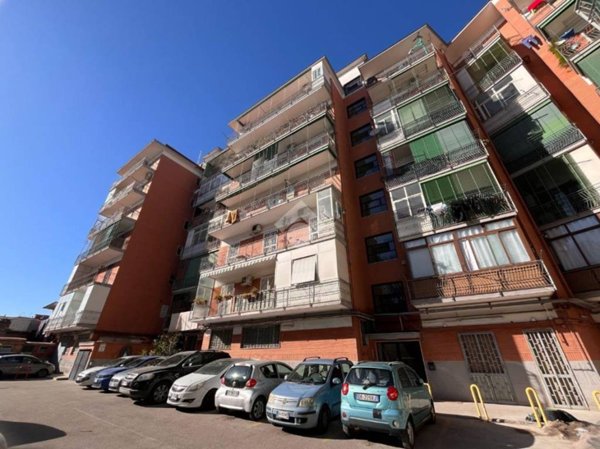 appartamento in vendita a Napoli in zona Secondigliano