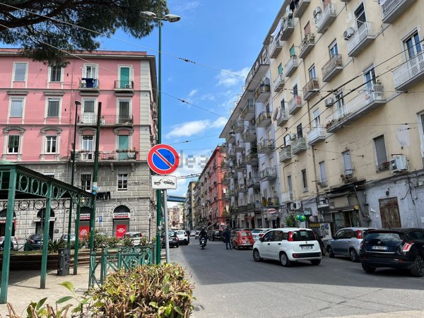 ufficio in vendita a Napoli in zona San Carlo all'Arena