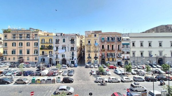 appartamento in vendita a Napoli in zona Pendino / San Giuseppe