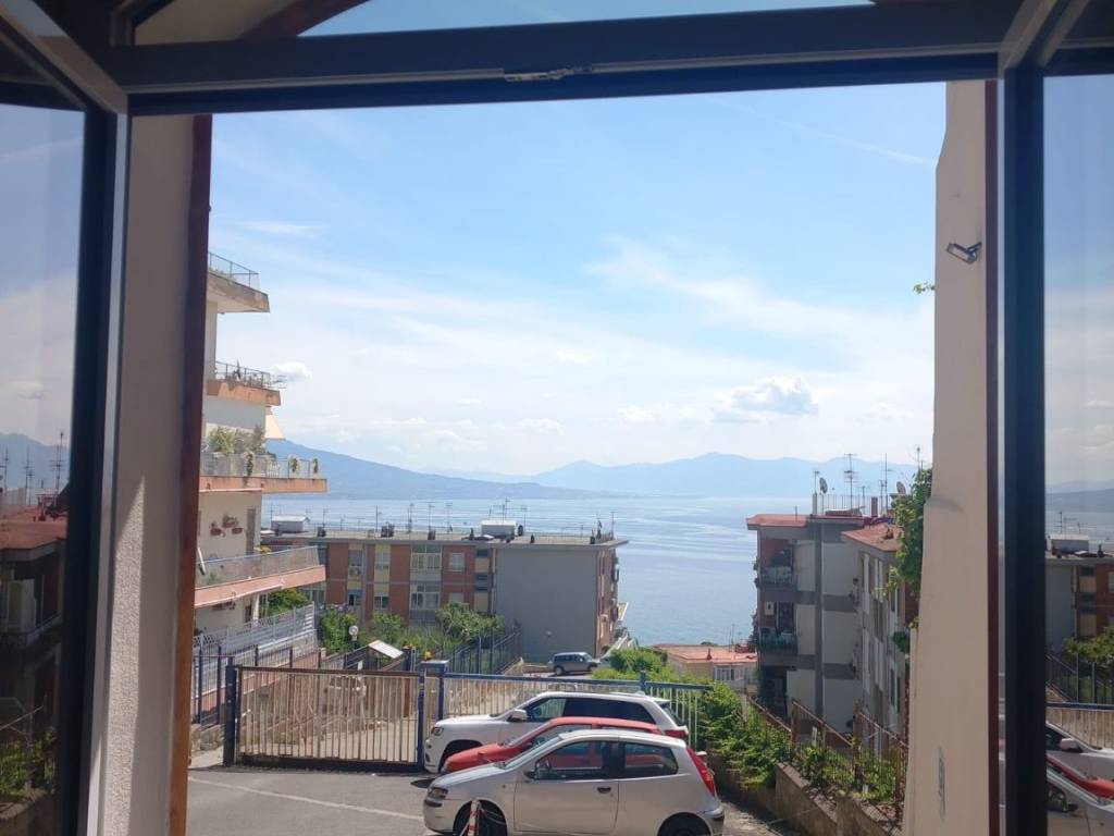 appartamento in vendita a Napoli in zona Posillipo