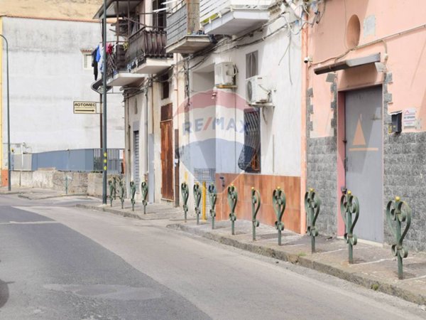 appartamento in vendita a Napoli in zona Barra