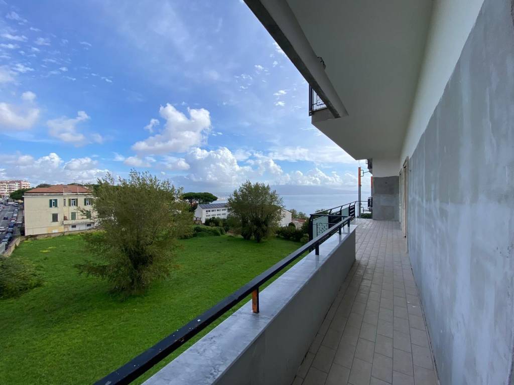appartamento in vendita a Napoli in zona Posillipo