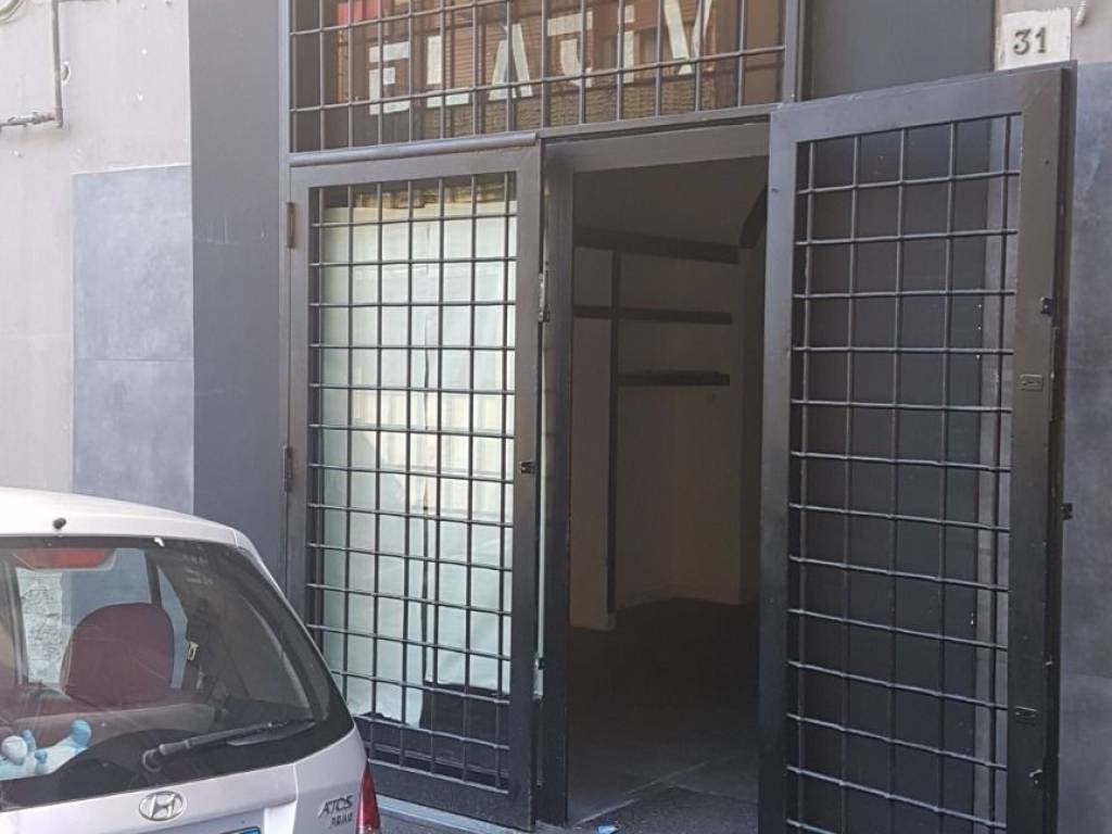 negozio in vendita a Napoli in zona Bagnoli
