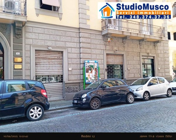 negozio in vendita a Napoli in zona Chiaia