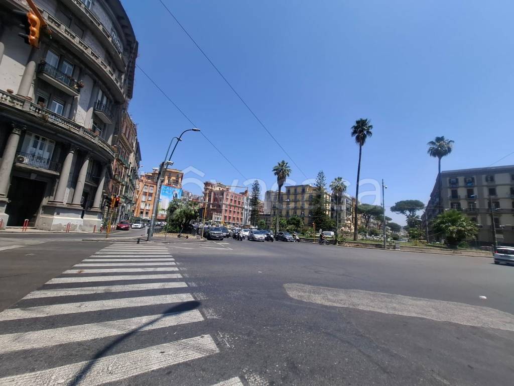 appartamento in vendita a Napoli in zona Chiaia