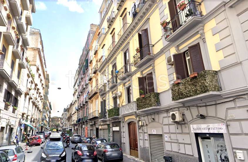 appartamento in vendita a Napoli in zona Chiaia