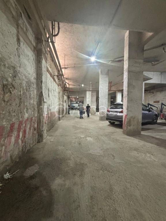 locale di sgombero in vendita a Napoli in zona Piscinola