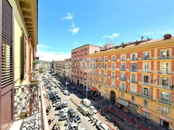 appartamento in vendita a Napoli in zona Chiaia