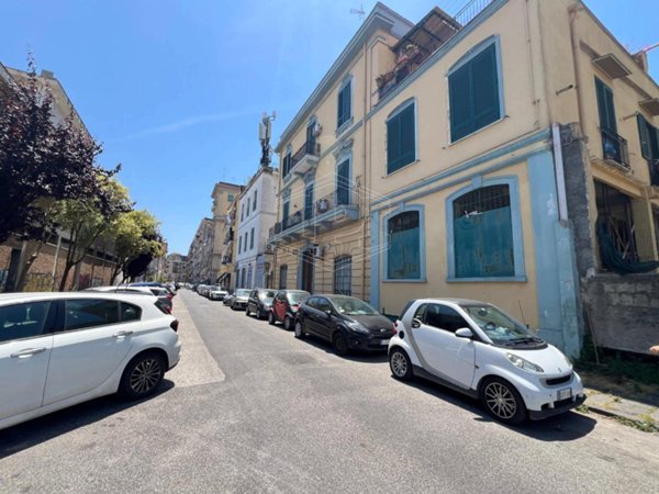 appartamento in vendita a Napoli in zona Poggioreale