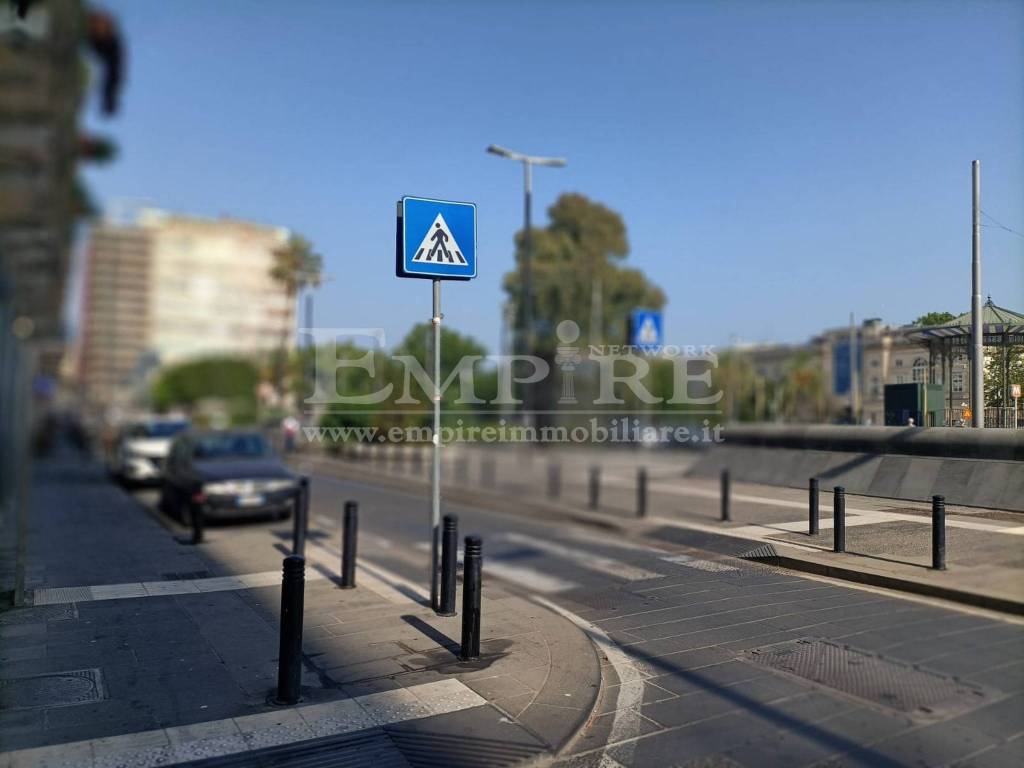 appartamento in vendita a Napoli in zona Chiaia