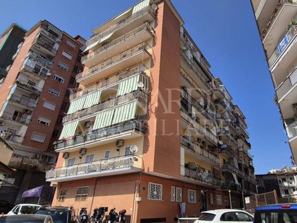 appartamento in vendita a Napoli in zona Fuorigrotta