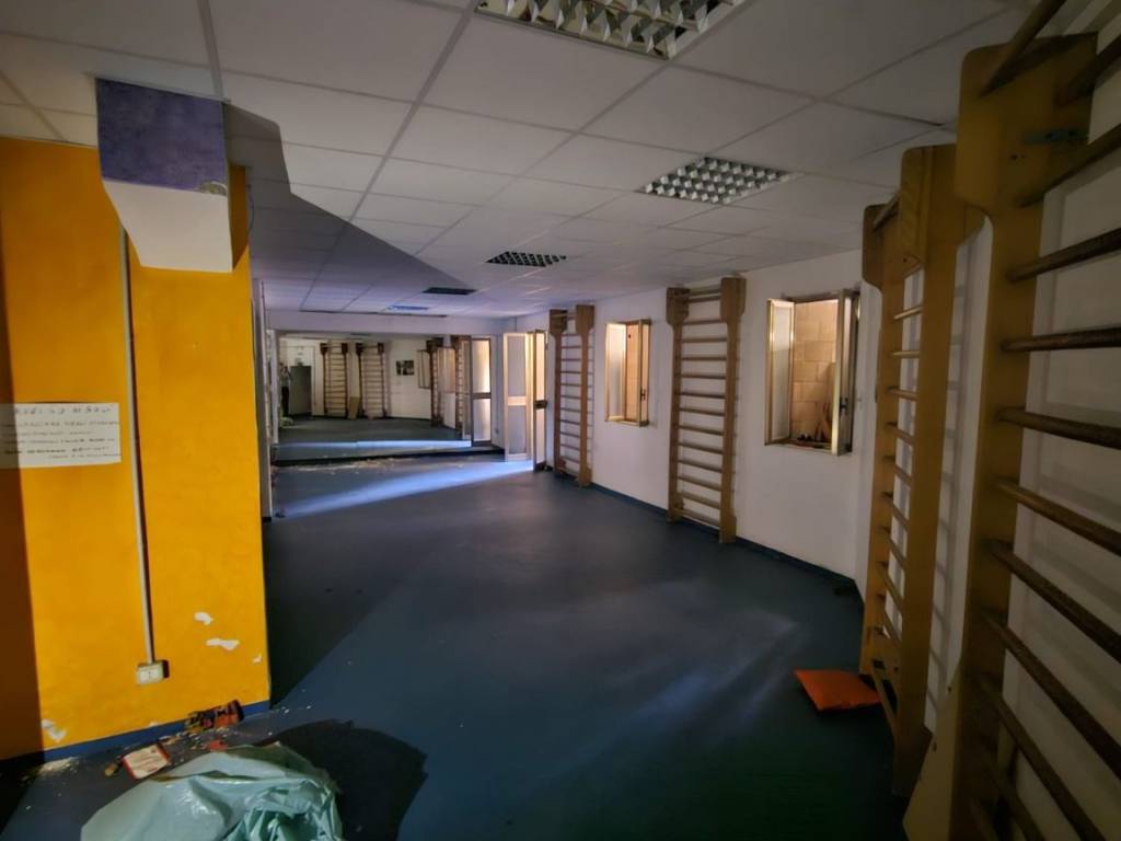 negozio in vendita a Napoli in zona Vomero