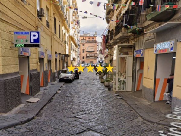 appartamento in vendita a Napoli in zona Mercato