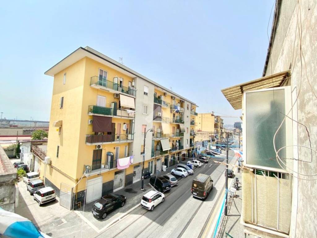 appartamento in vendita a Napoli in zona Poggioreale