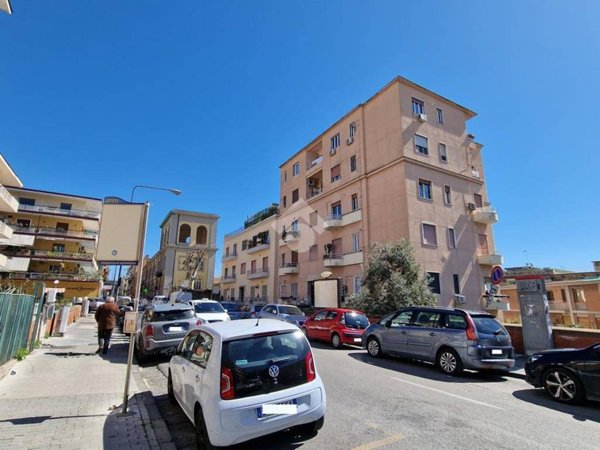 appartamento in vendita a Napoli in zona Chiaia