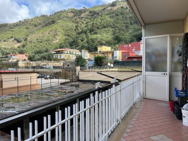 appartamento in vendita a Napoli in zona Pianura