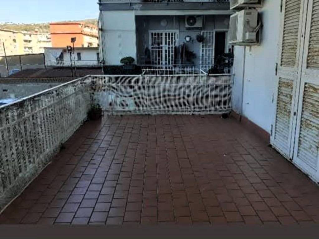 appartamento in vendita a Napoli in zona Pianura