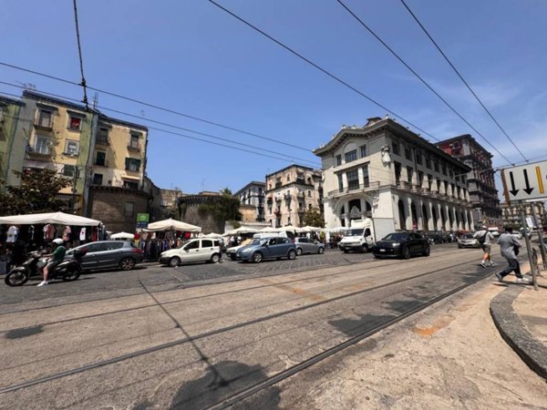 appartamento in vendita a Napoli in zona Pendino / San Giuseppe