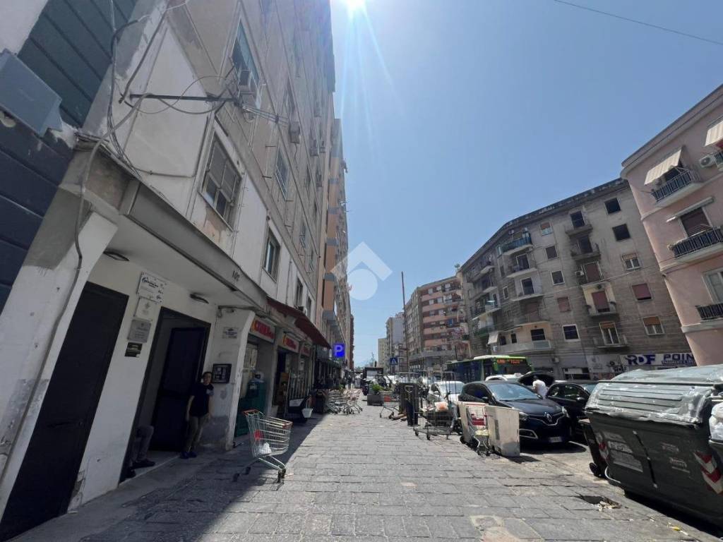 ufficio in vendita a Napoli in zona Mercato