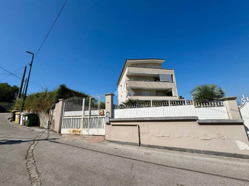 appartamento in vendita a Napoli in zona Capodichino