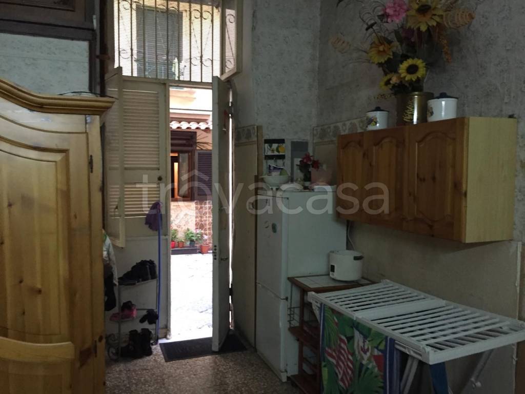 appartamento in vendita a Napoli in zona Mercato
