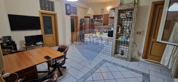 appartamento in vendita a Napoli in zona San Carlo all'Arena