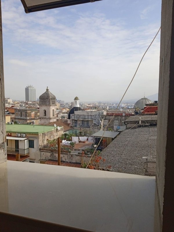 appartamento in vendita a Napoli in zona San Ferdinando