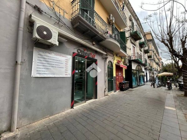 negozio in vendita a Napoli in zona Secondigliano