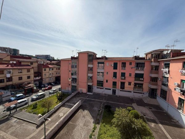 appartamento in vendita a Napoli in zona Pianura