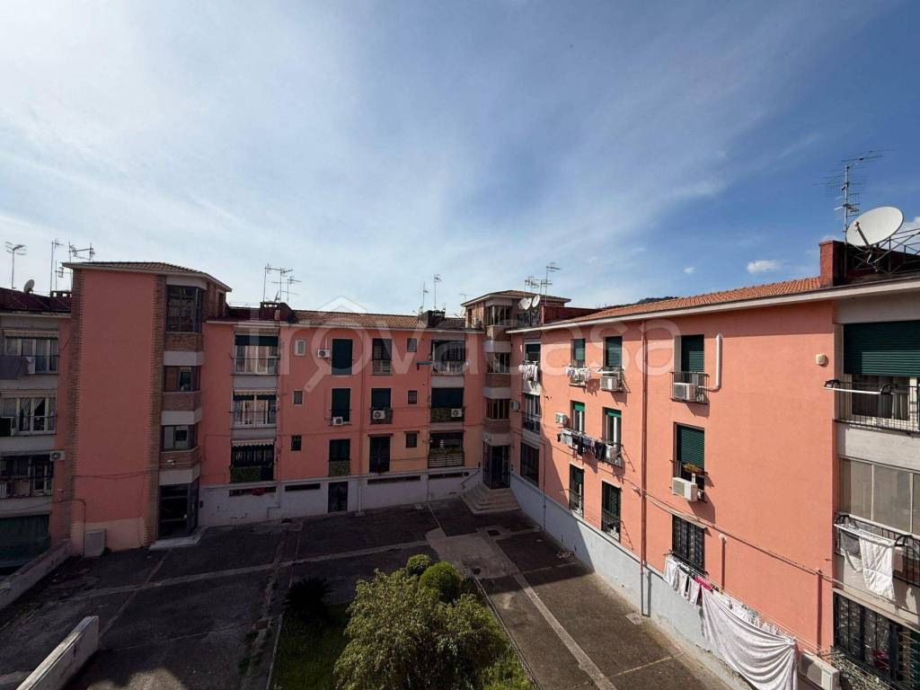 appartamento in vendita a Napoli in zona Soccavo