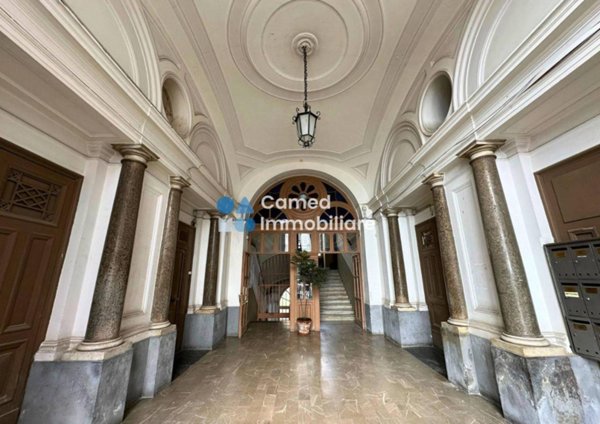 appartamento in vendita a Napoli in zona Arenella